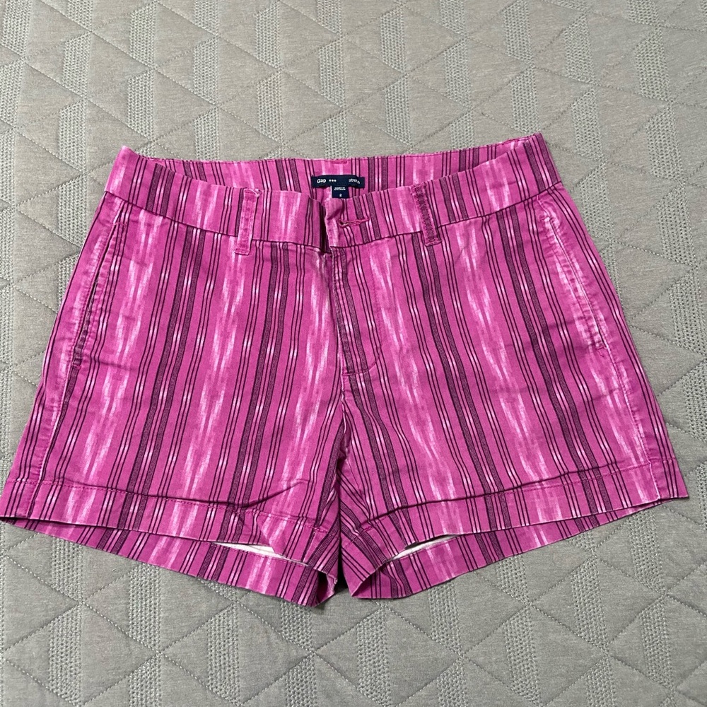 ⭐️ GAP tribal print shorts 🩳